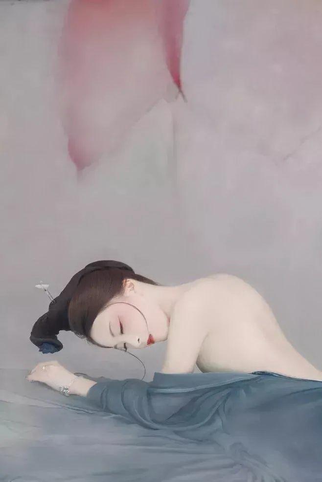 艺术摄影构图：从古典法则到当代叙事的视觉革命